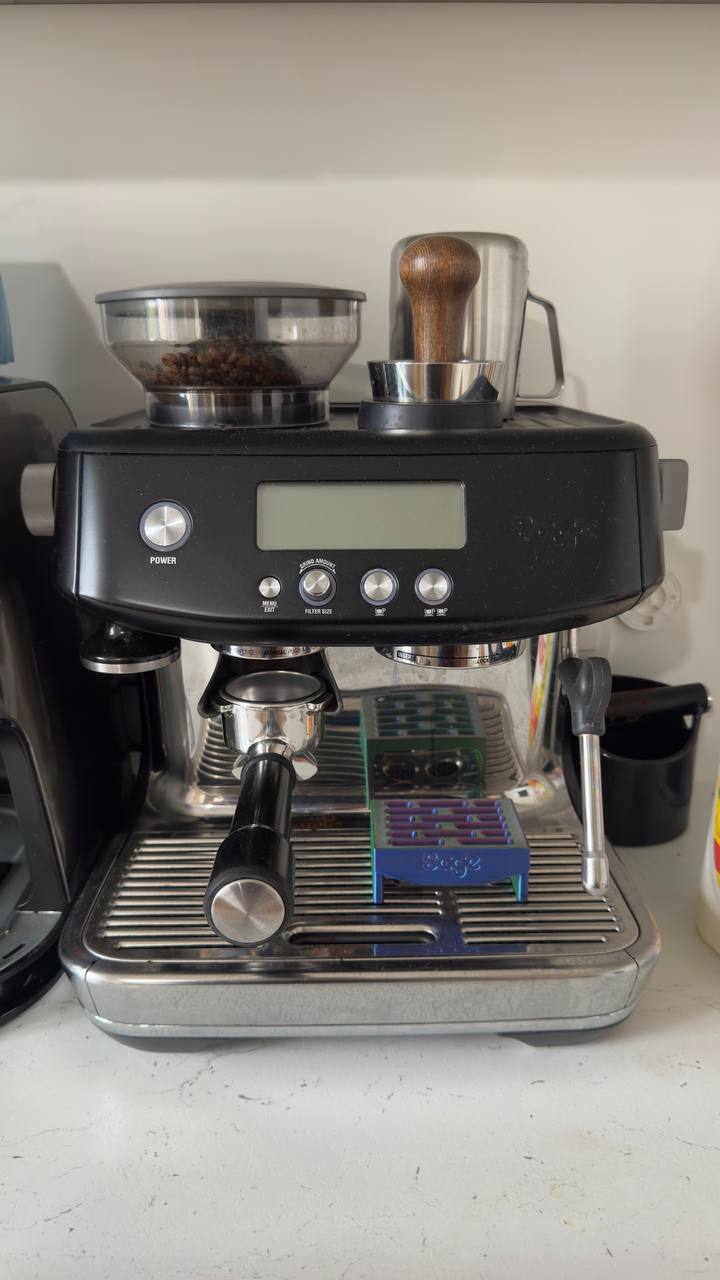 Sage Barista Pro -espressokeitin ja tarvikkeet, musta